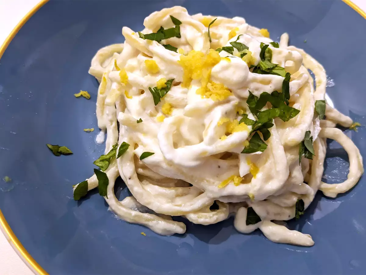 Ricotta ve limonlu makarna, hazırlaması çok kolay, lezzetli bir ilk yemek!