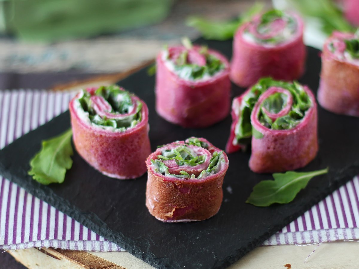 Ricotta ve roka ile pancarlı krep ruloları - fotoğraf 4