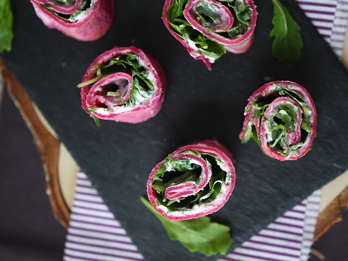 Ricotta ve roka ile pancarlı krep ruloları - fotoğraf 5