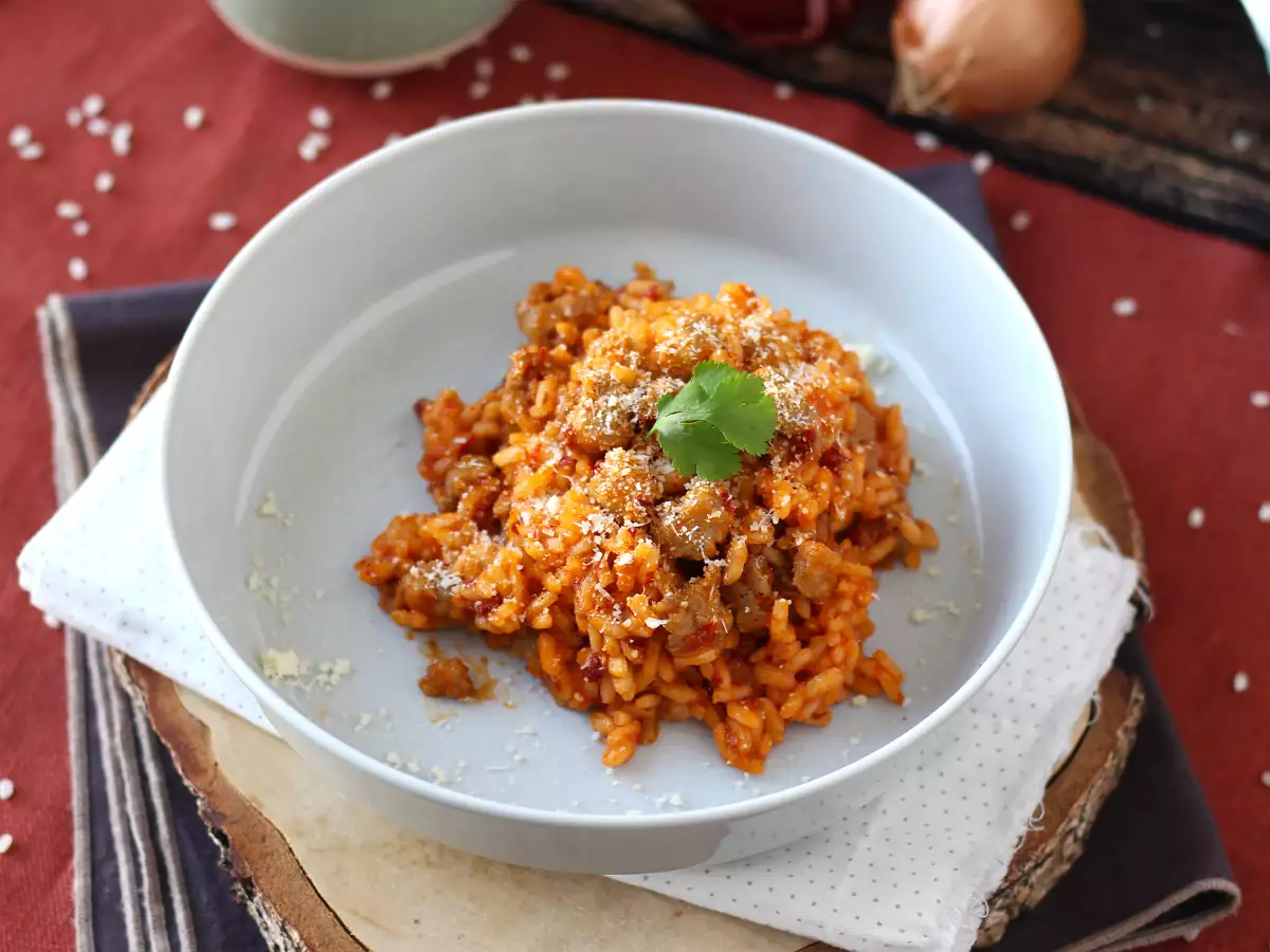 Risotto 'nduja ve sosis, yoğun lezzete sahip bir ilk yemek - fotoğraf 4