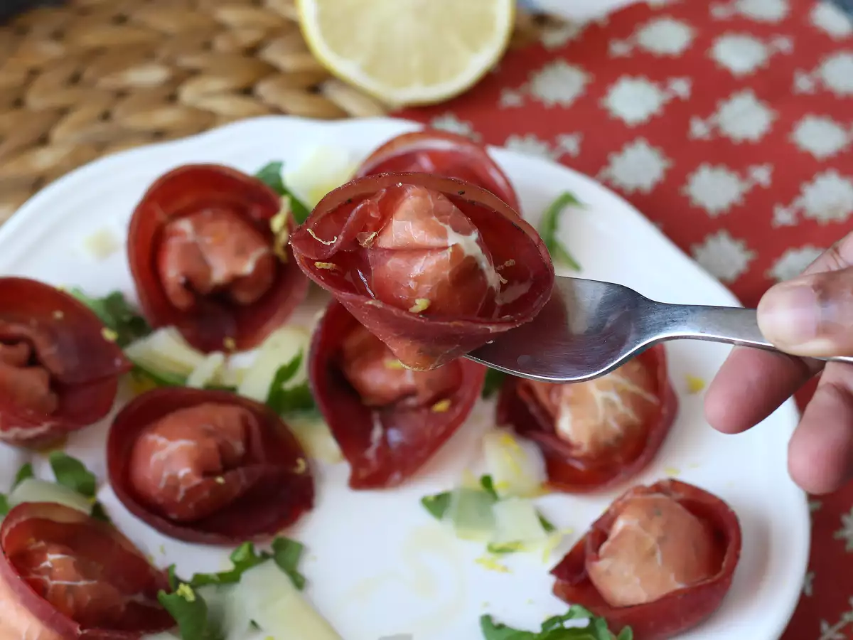 Roka ve ricotta dolgulu bresaola tortellonileri: Lezzetli ve 10 dakikada hazır! - fotoğraf 2