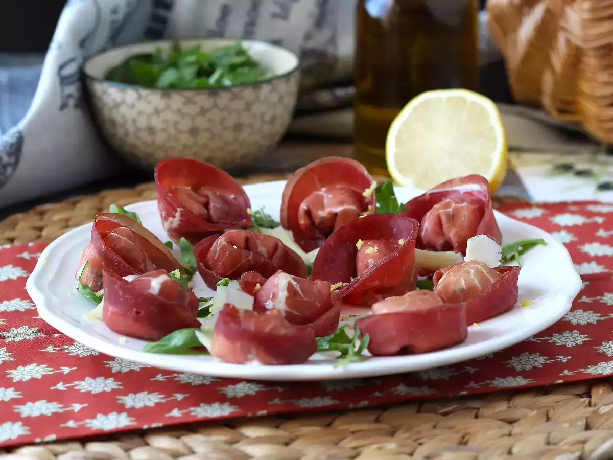 Roka ve ricotta peyniri ile doldurulmuş tortelloni di bresaola: lezzetli ve 10 dakikada hazır! - fotoğraf 4