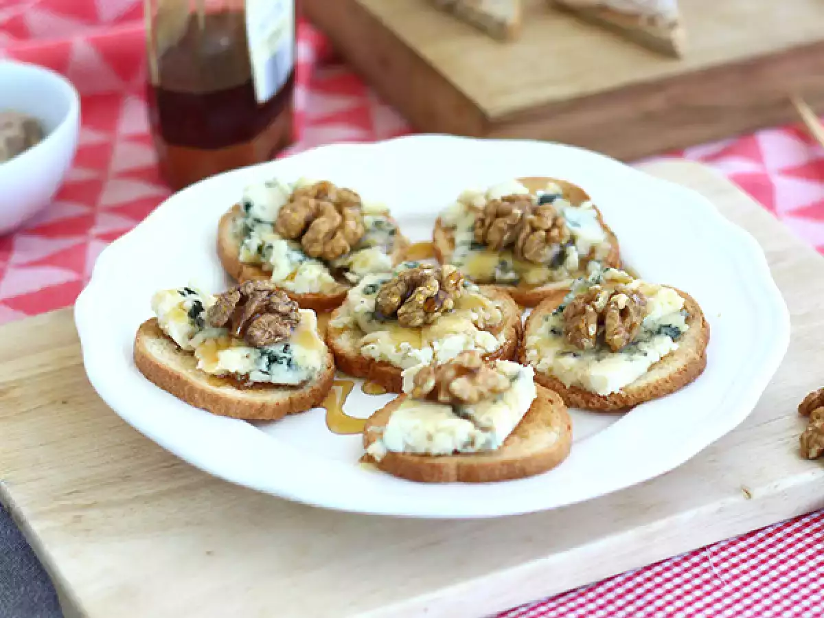 Rokfor, ceviz ve ballı tost - fotoğraf 3