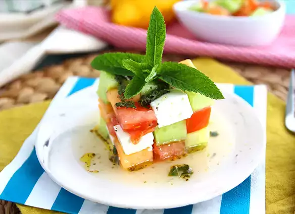 Rubik küpü salatası