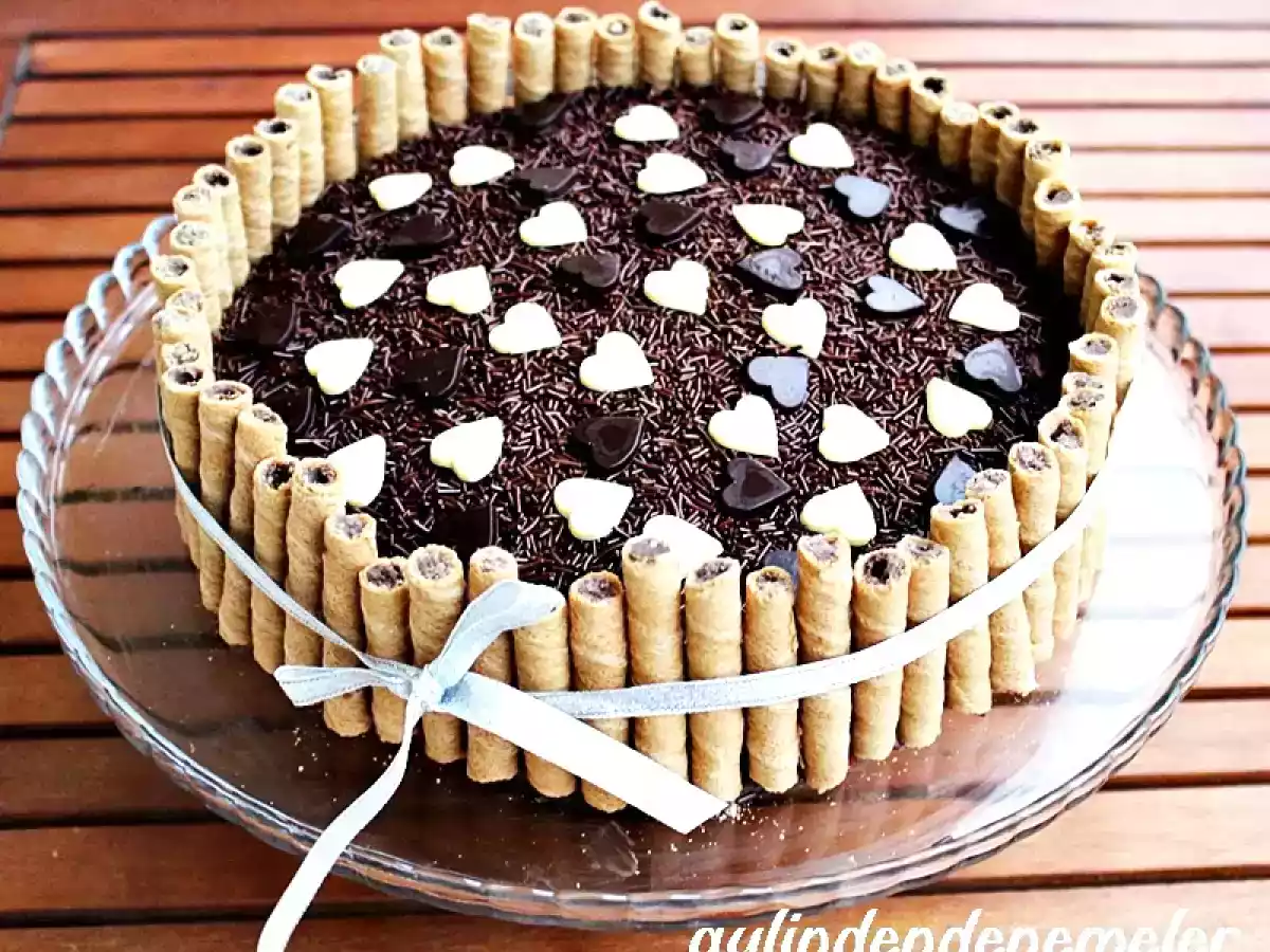 RULO KATLI DOĞUM GÜNÜ PASTASI