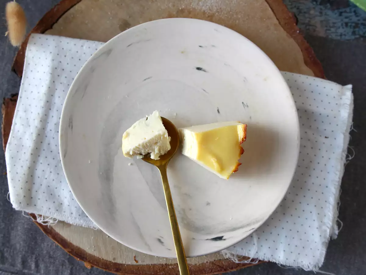 Sadece 4 malzeme ile ekonomik ricotta fondanlı kek - fotoğraf 4