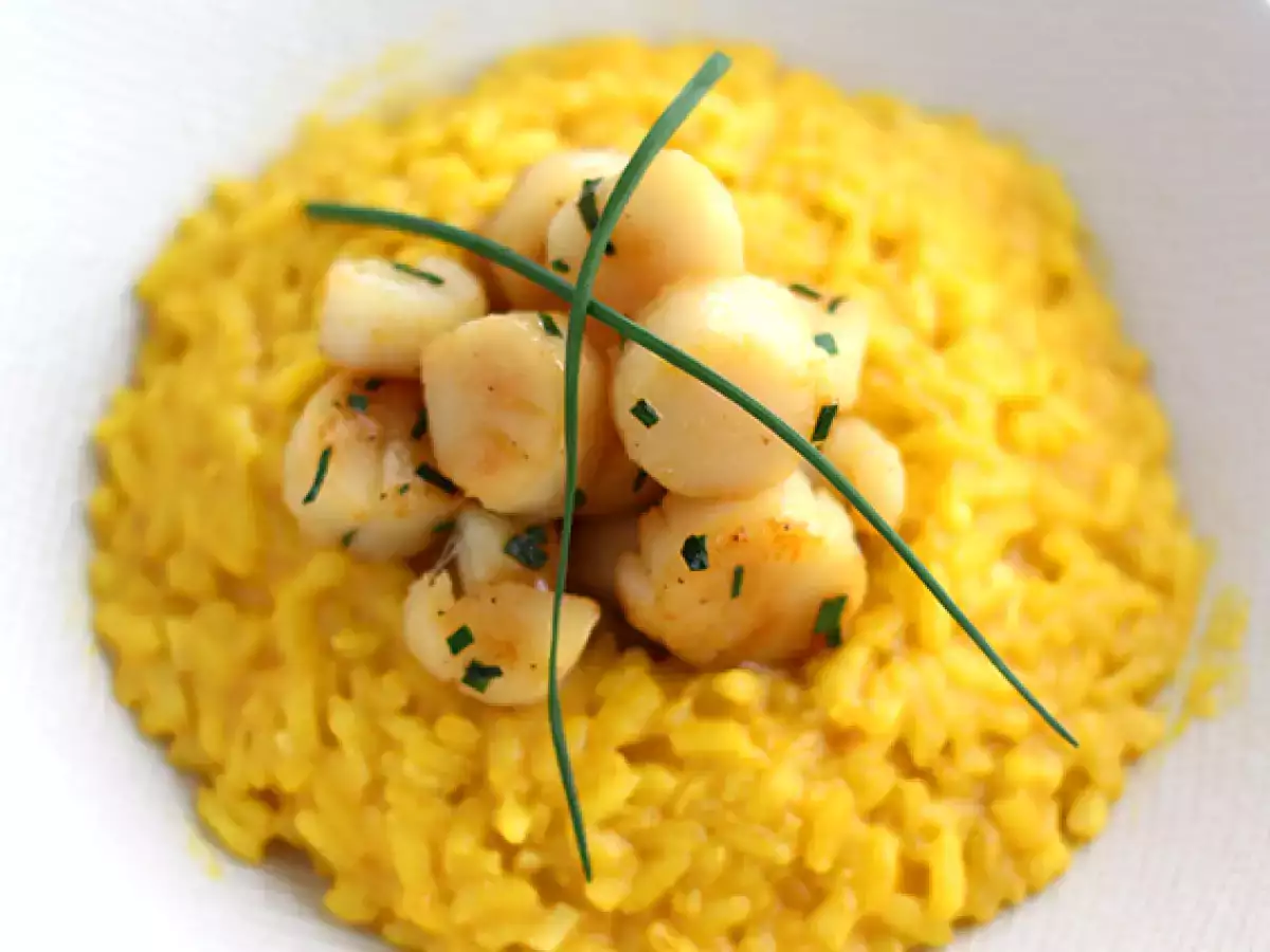 Safranlı deniz tarağı risotto