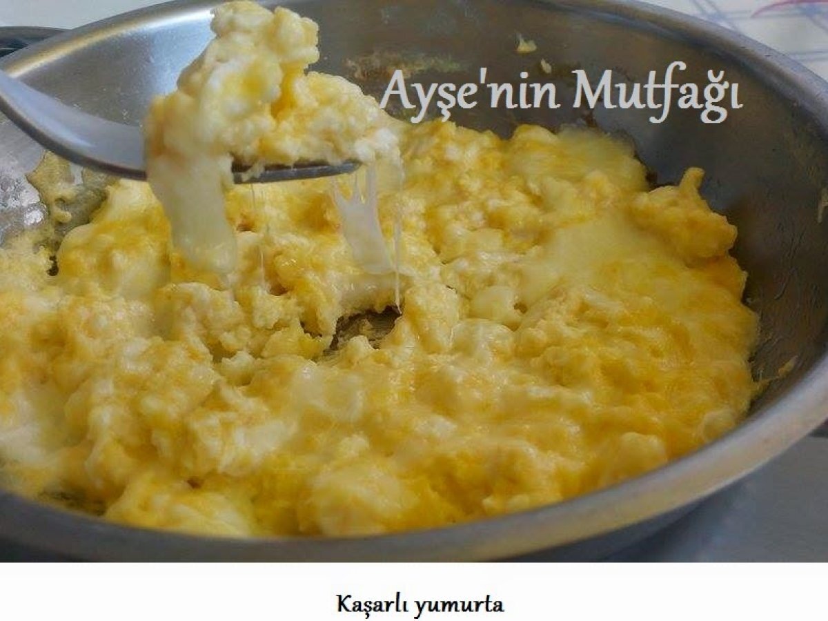 Sahanda Kasarli Yumurta-Kahvaltilik tarifler