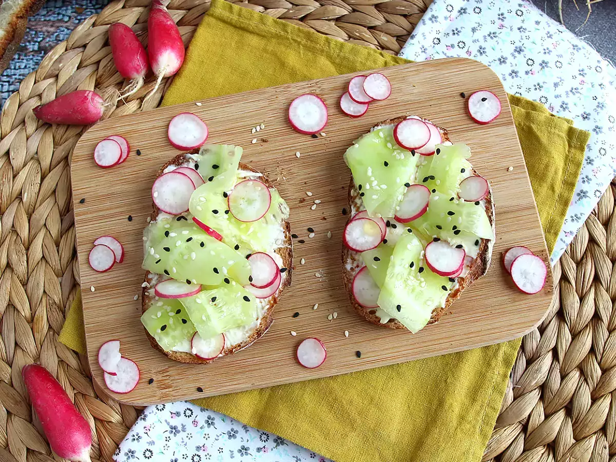 Salatalık ve turplu krem peynirli sandviçler - fotoğraf 5