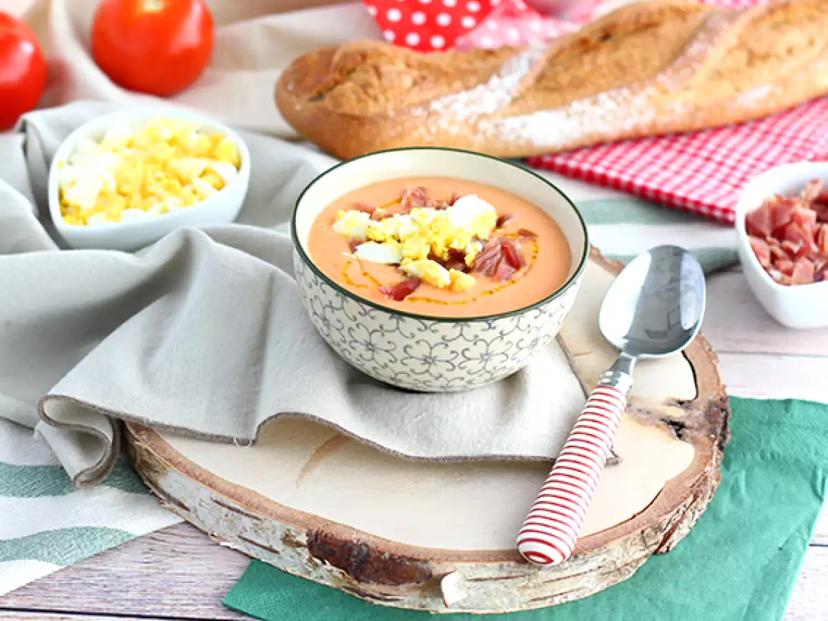 Salmorejo: İspanyol Soğuk Domates Çorbası