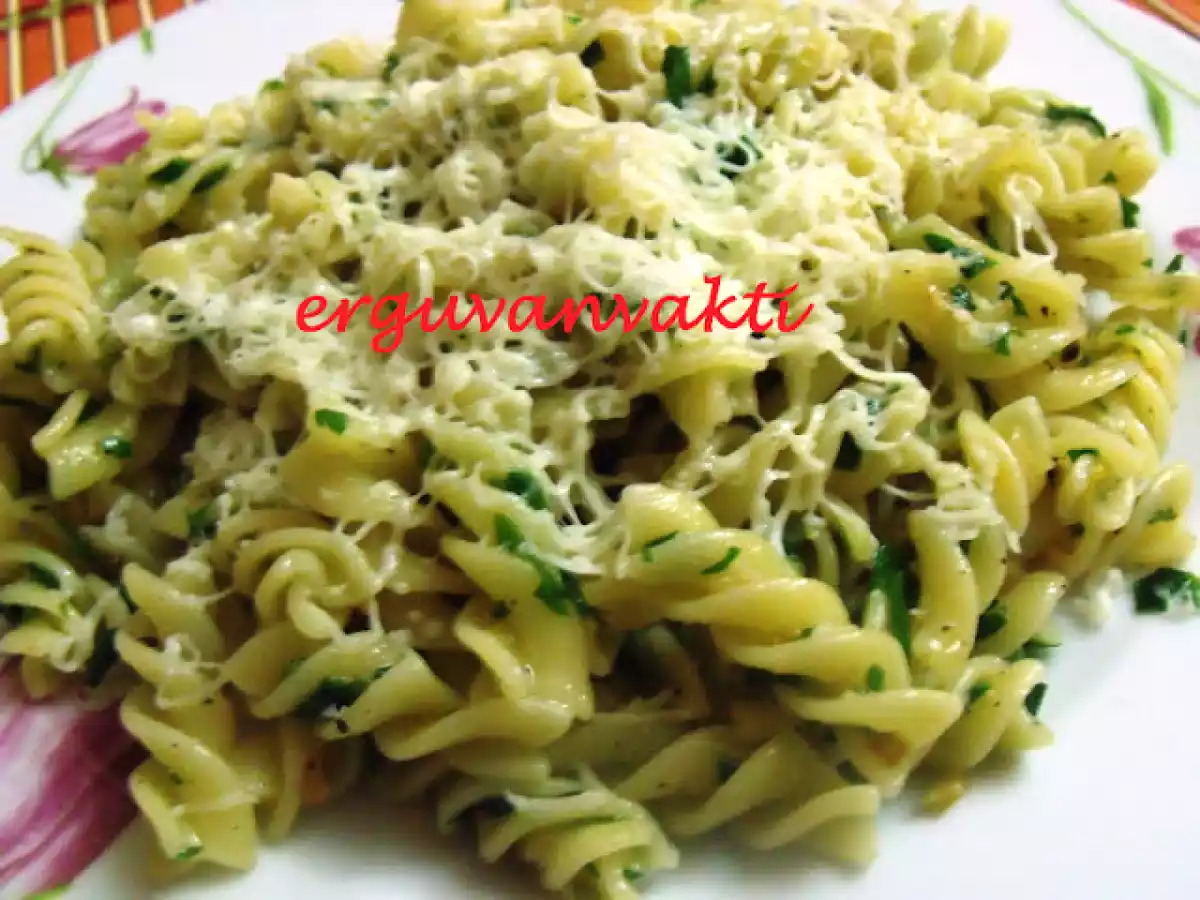 SARIMSAKLI MAKARNA
