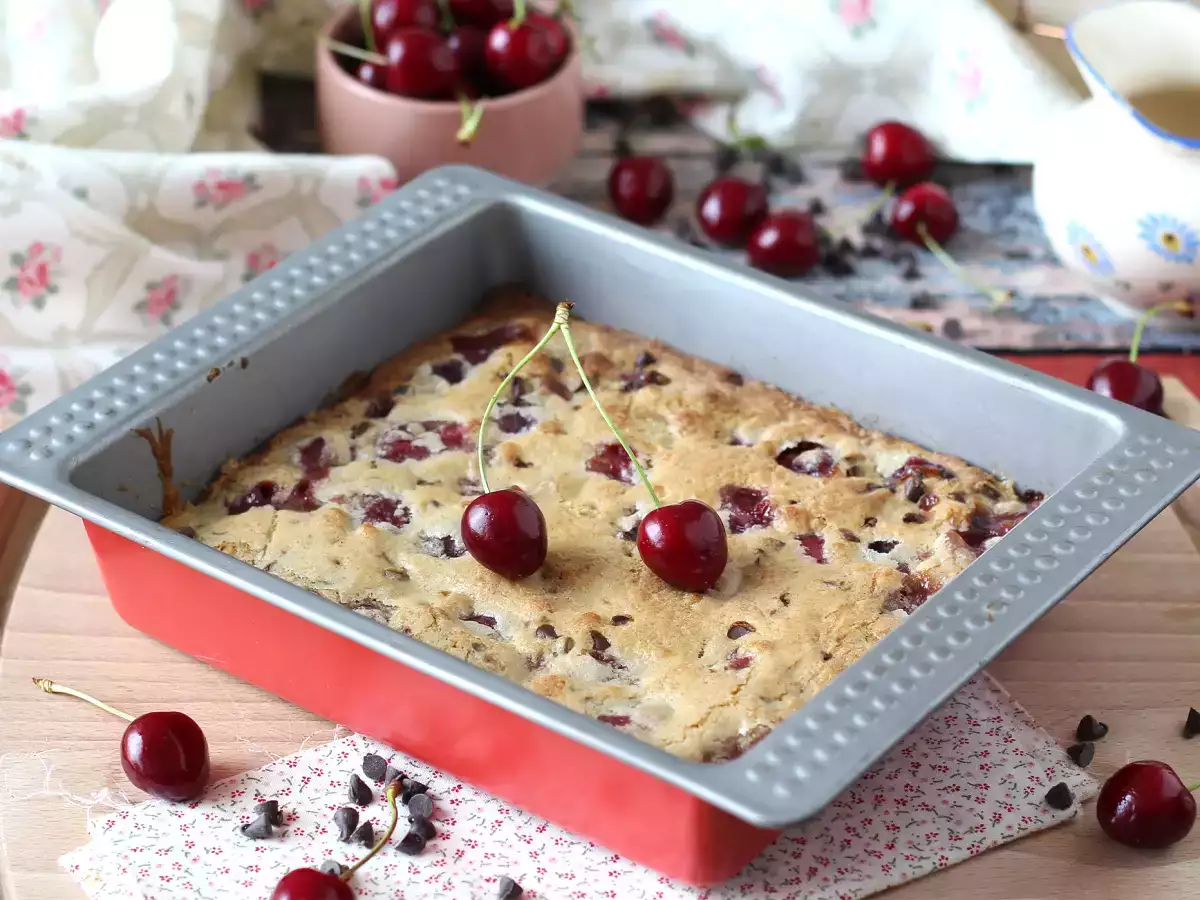 Sarışın vişne ve çikolata, mükemmel çıtır ve fondanlı kek - fotoğraf 4