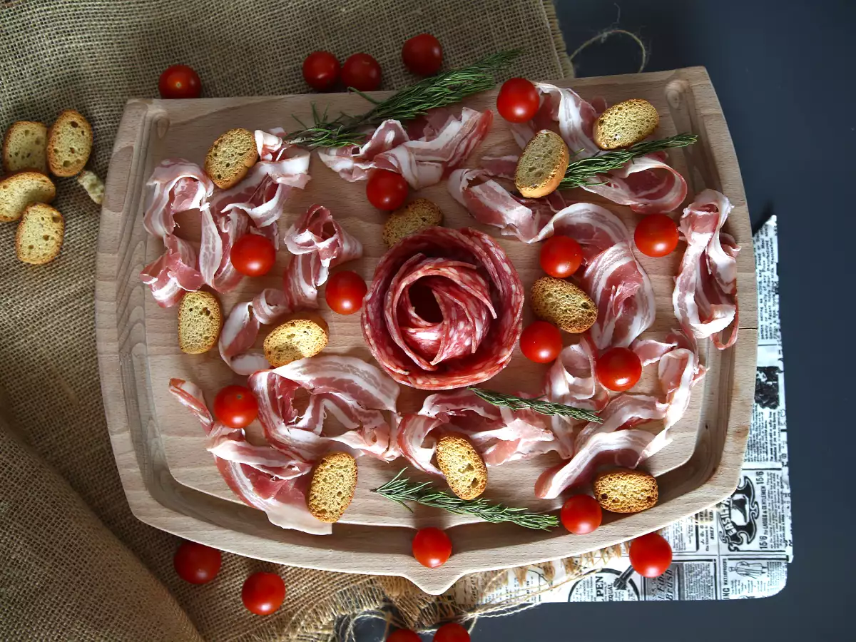 Şarküteri tabağı nasıl yapılır? Gül şeklinde katlayın! - fotoğraf 5