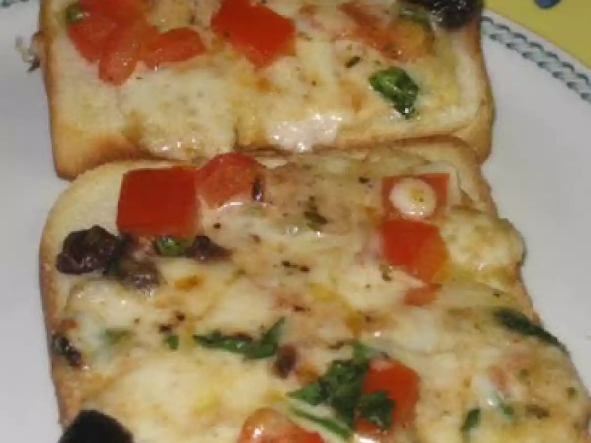 SEBZELI BRUSCHETTA VE DOMATESLI MOZZARELLA DILIMLERI