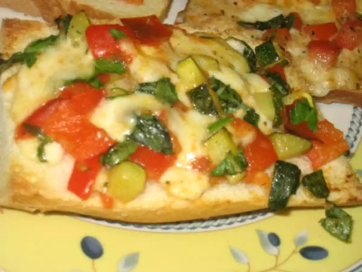 SEBZELI BRUSCHETTA VE DOMATESLI MOZZARELLA DILIMLERI - fotoğraf 2