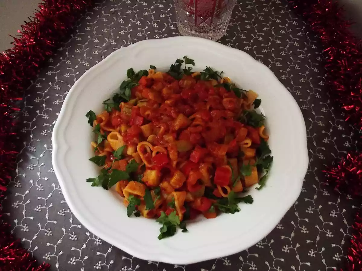 SEBZELİ MAKARNA Kabaklı Al Biberli