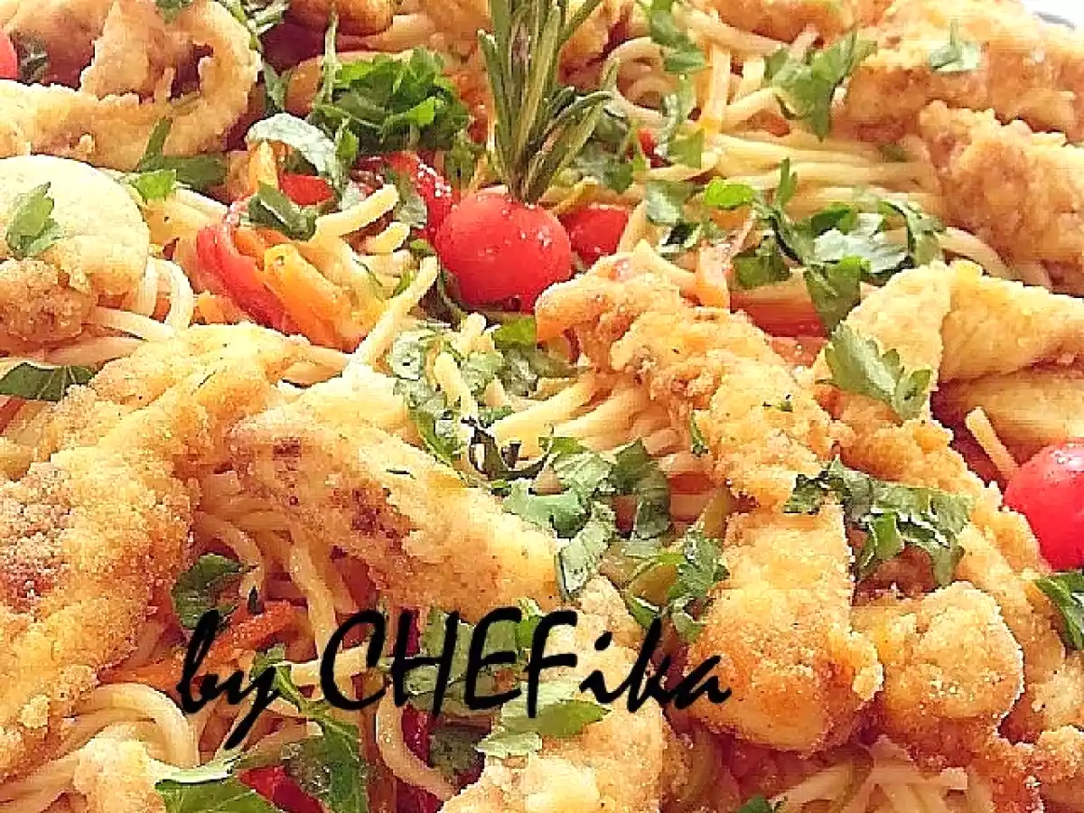 SEBZELİ NOODLE VE 5 BAHARATLI CITIR TAVUK