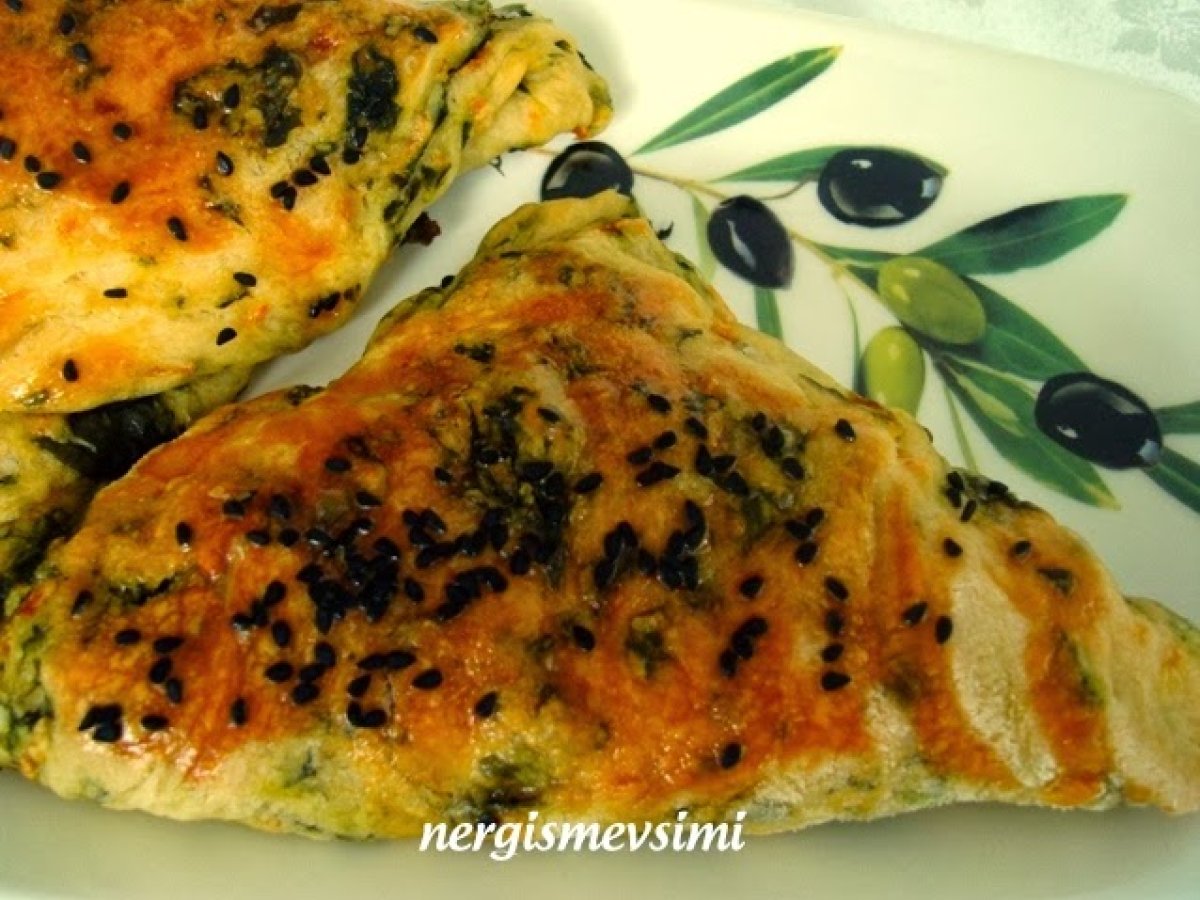 SEBZELİ ÜÇGEN POĞAÇALAR