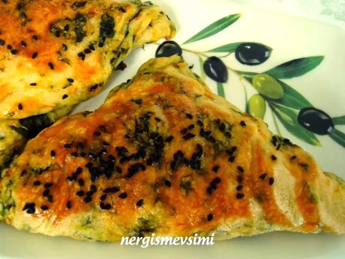 SEBZELİ ÜÇGEN POĞAÇALAR