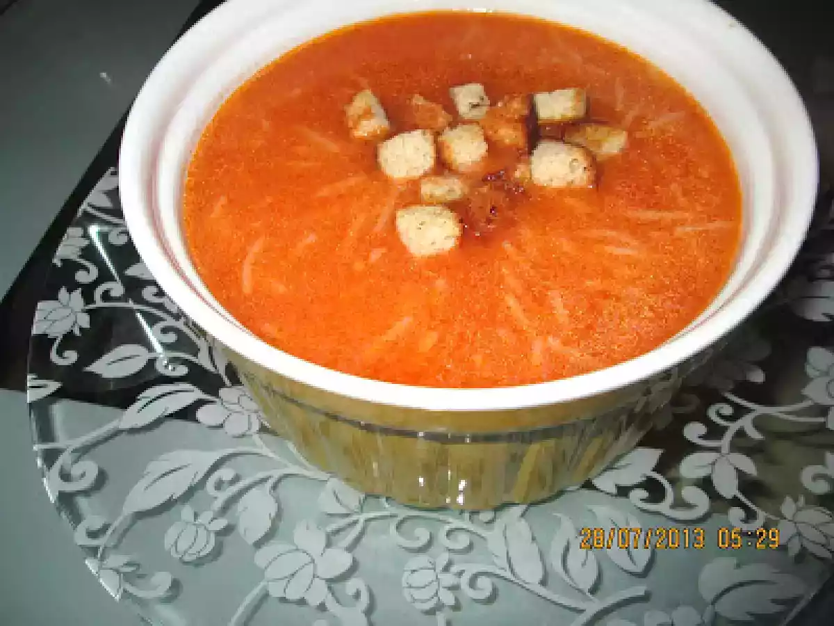 ŞEHRİYELİ DOMATES ÇORBASI