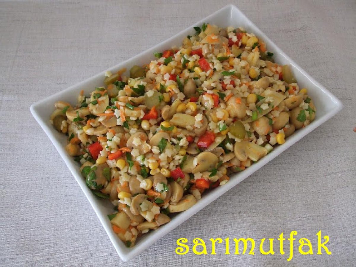 ŞEHRİYELİ MANTAR SALATASI