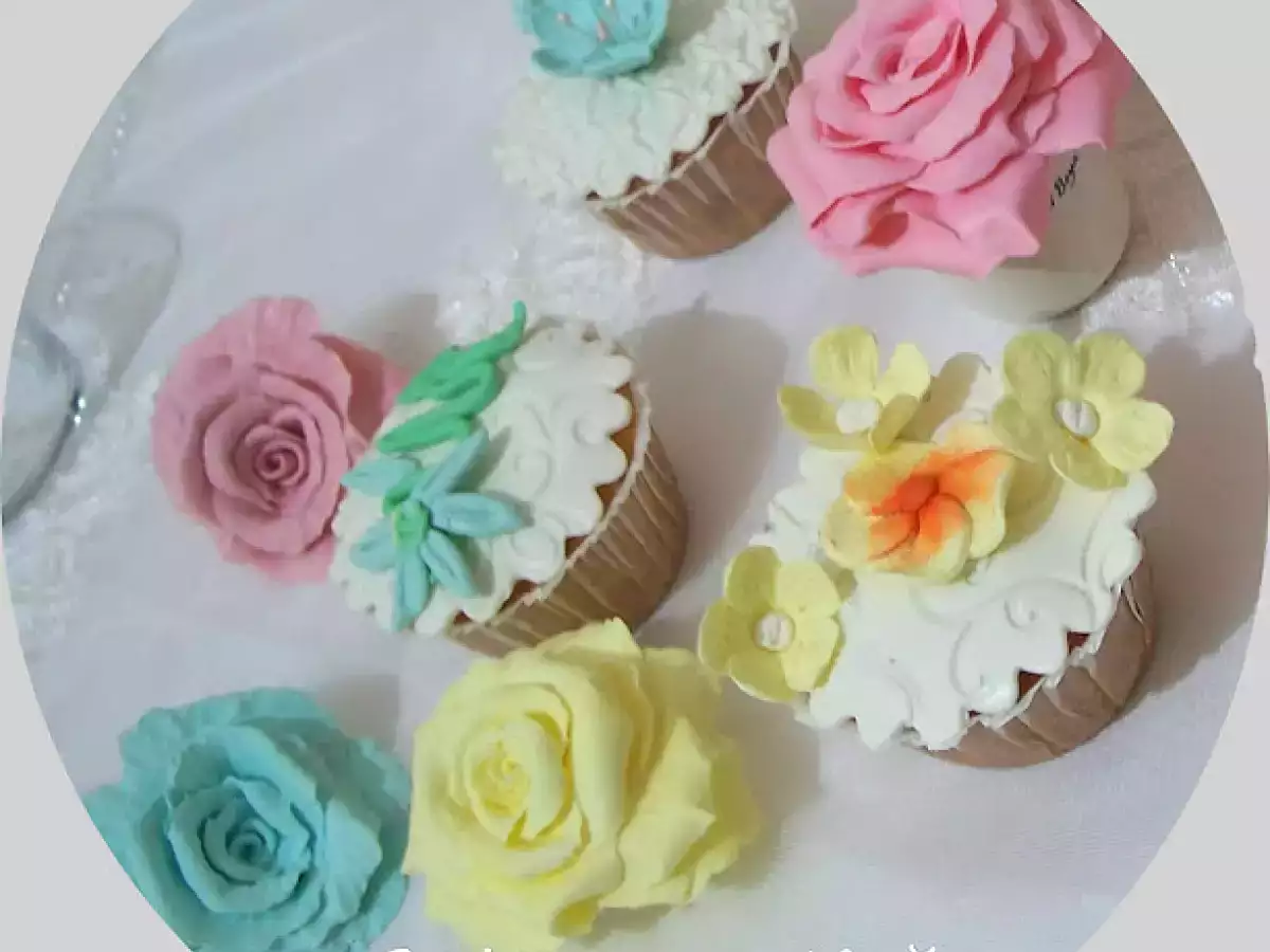 ŞEKER HAMURLU CUPCAKELERİM