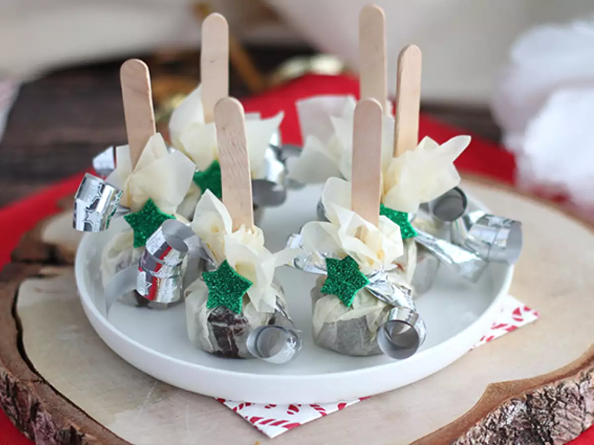 Sıcak çikolata lolipopları: bitter çikolata + Karambar