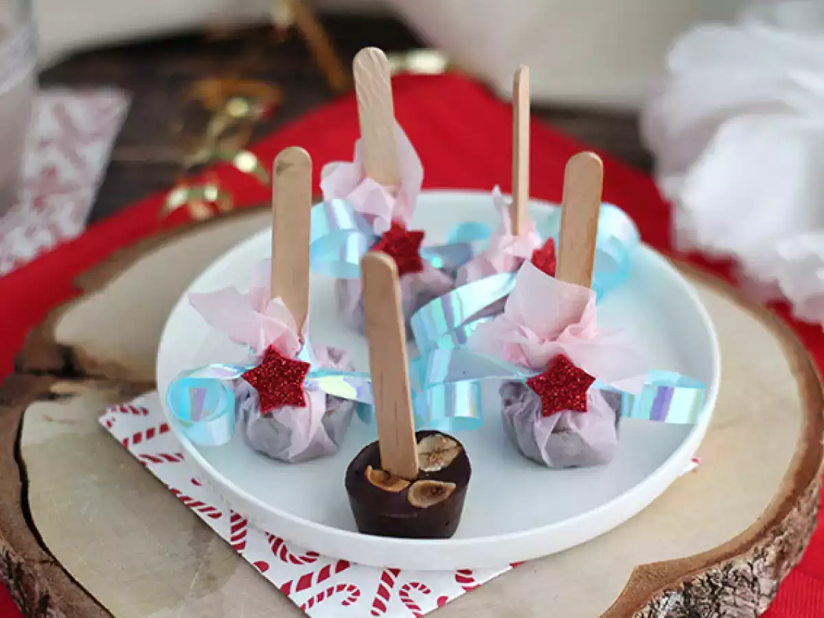 Sıcak çikolata lolipopları: bitter çikolata + kavrulmuş fındık - fotoğraf 5