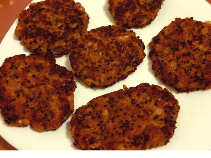 Siyah kinoali borulce koftesi