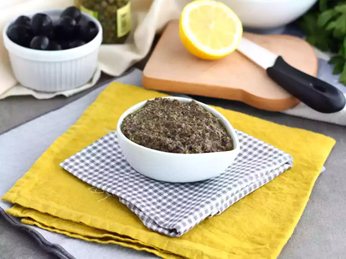 Siyah zeytinli hızlı tapenade