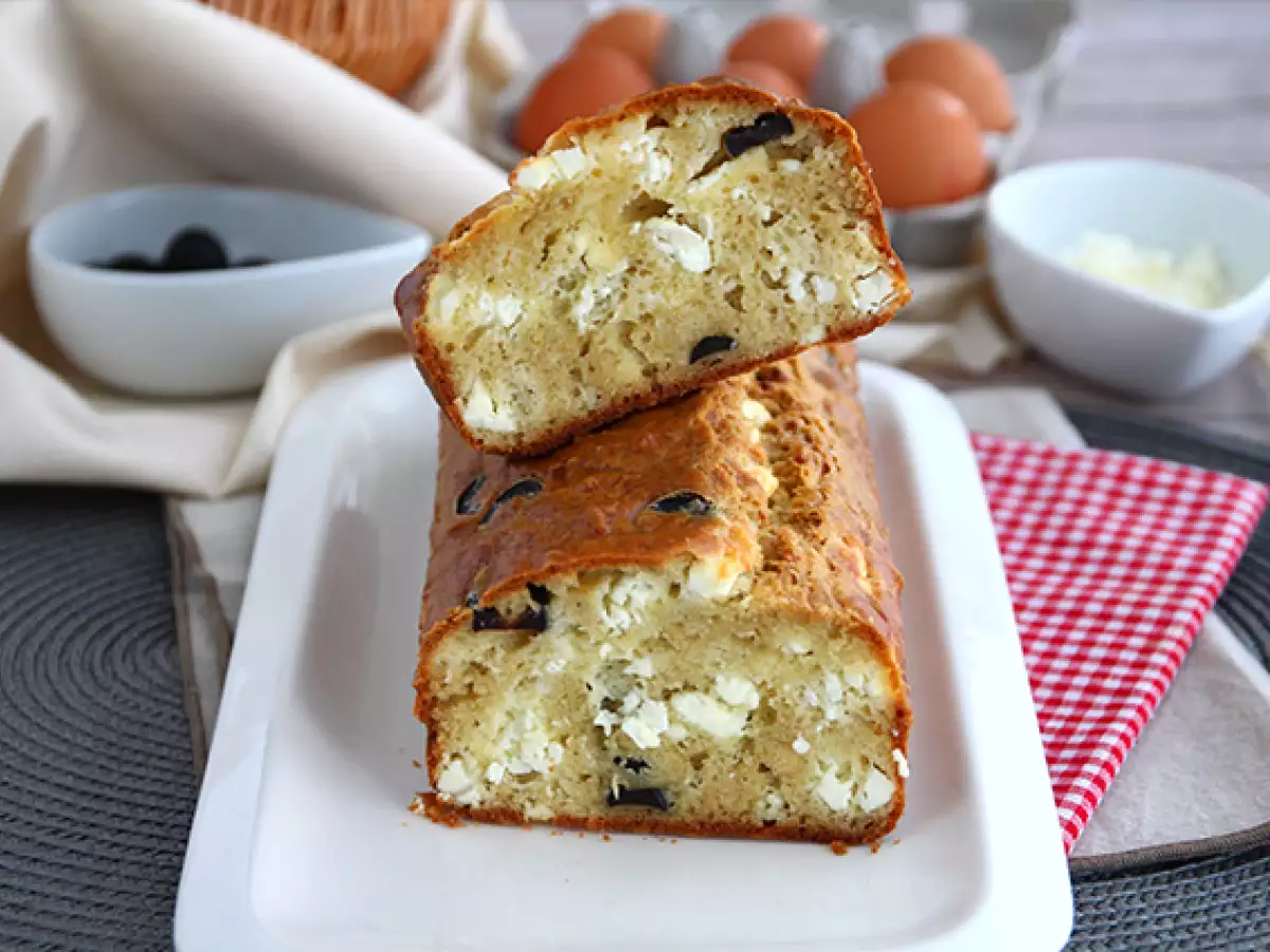 Siyah Zeytinli ve Feta Peynirli Tuzlu Kek - fotoğraf 5