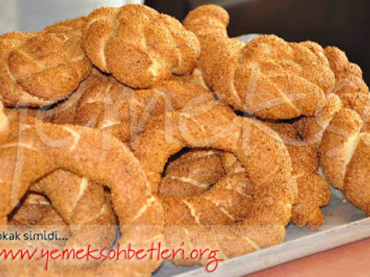 Sokak simidi (Baklavacı Güllüoğlu Simit Tarifi)