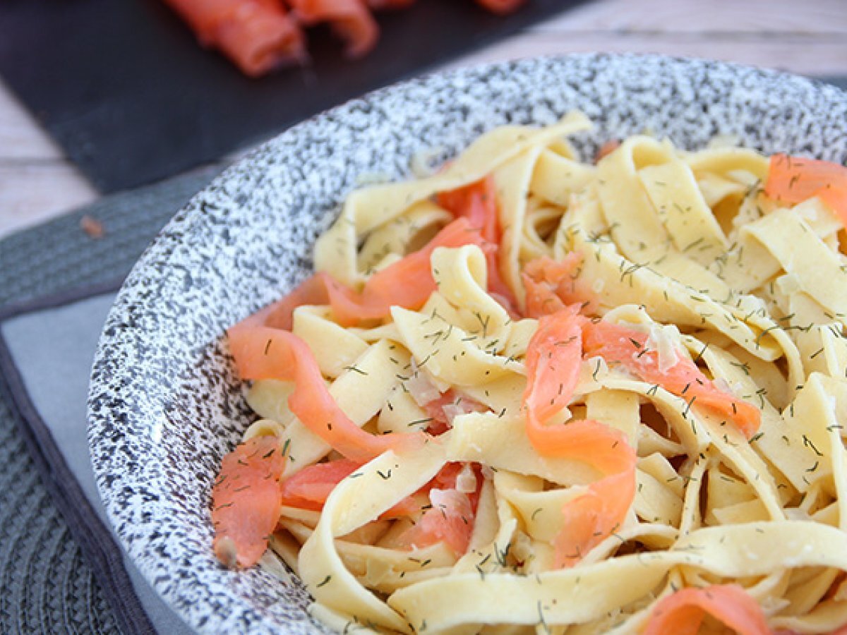 Somon füme ve dereotlu Tagliatelle - fotoğraf 3