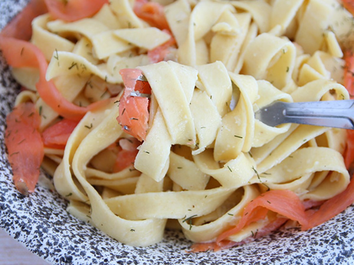 Somon füme ve dereotlu Tagliatelle - fotoğraf 4