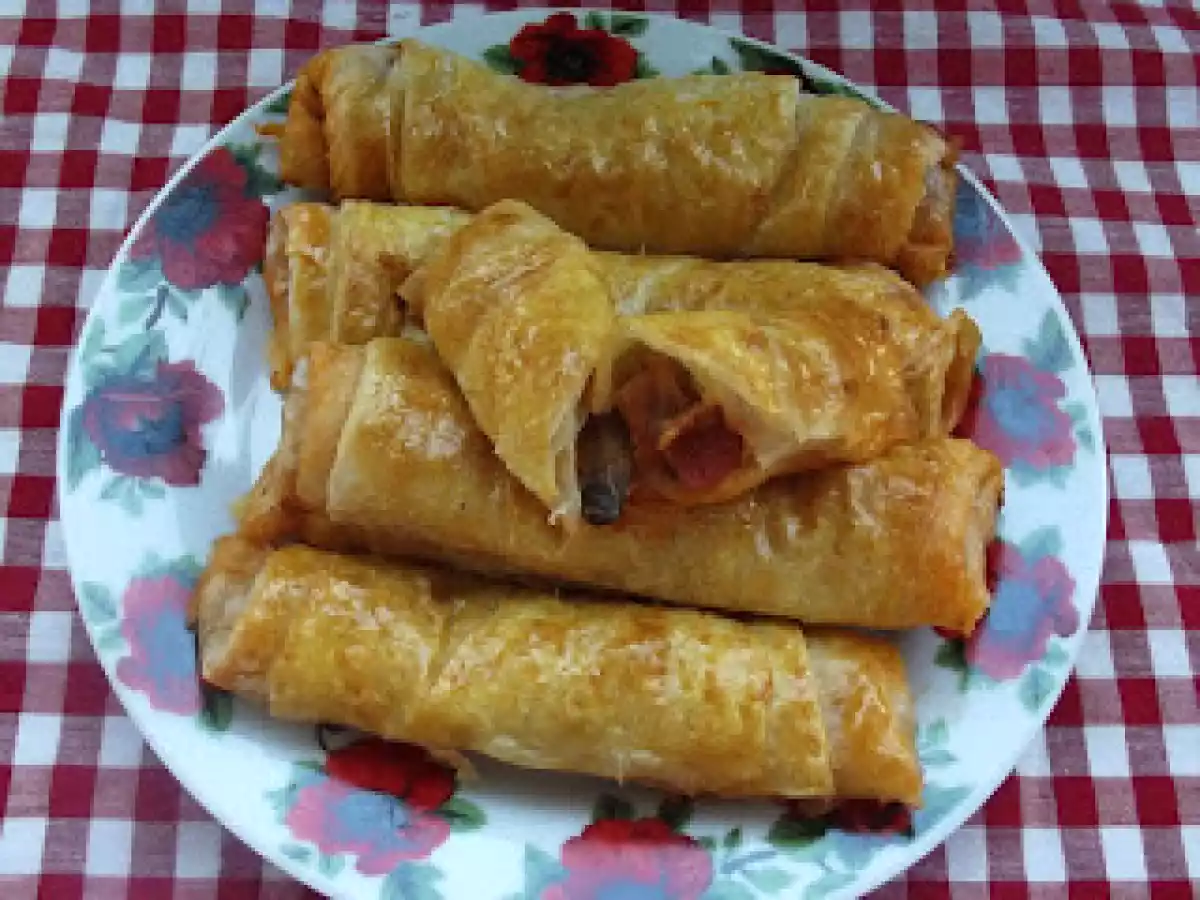 Sosisli Mantarlı Börek
