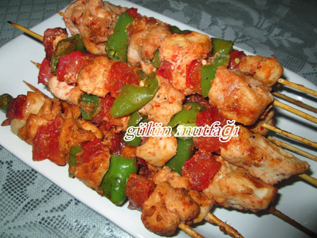 SOSLU TAVUK ŞİŞ