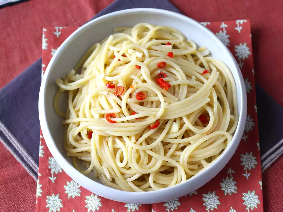 Spaghetti aglio, olio e peperoncino: İtalyan geleneğinin son dakika yemeği - fotoğraf 3