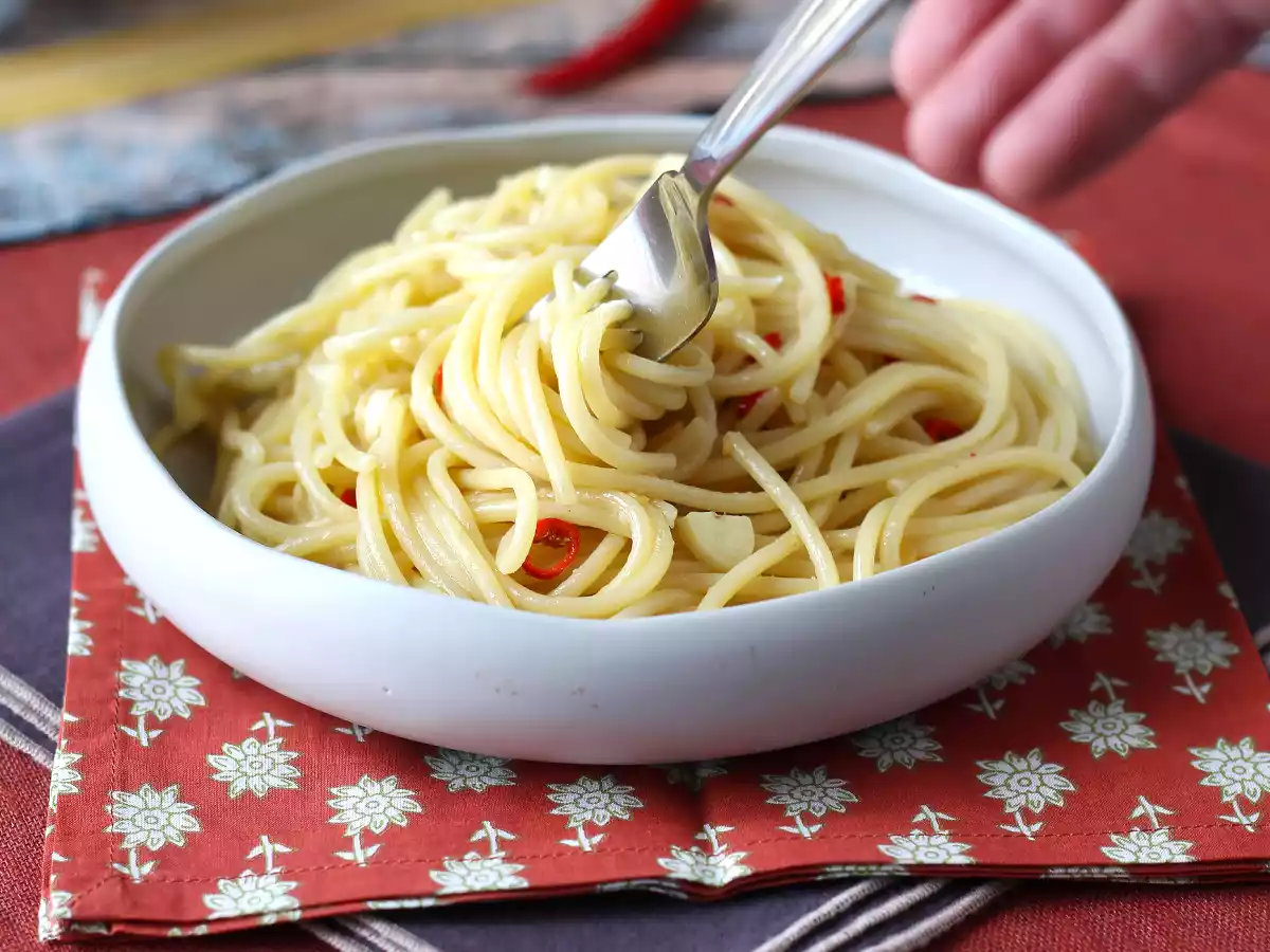 Spaghetti aglio, olio e peperoncino: İtalyan geleneğinin son dakika yemeği - fotoğraf 6
