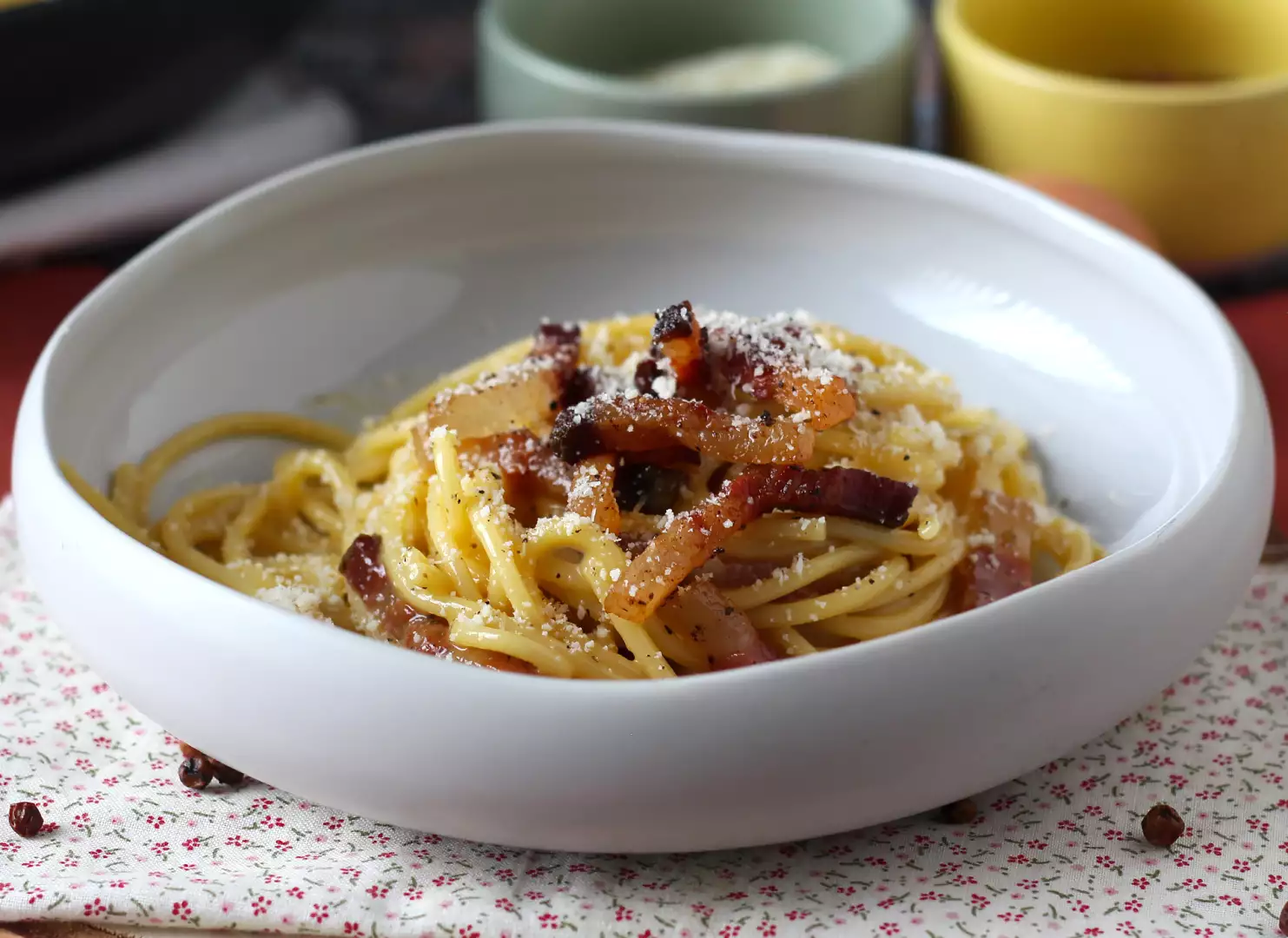 Spaghetti alla carbonara, gerçek i̇talyan karbonhidrat tarifi!
