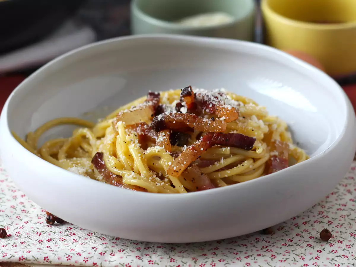 Spaghetti alla carbonara, gerçek İtalyan karbonhidrat tarifi!