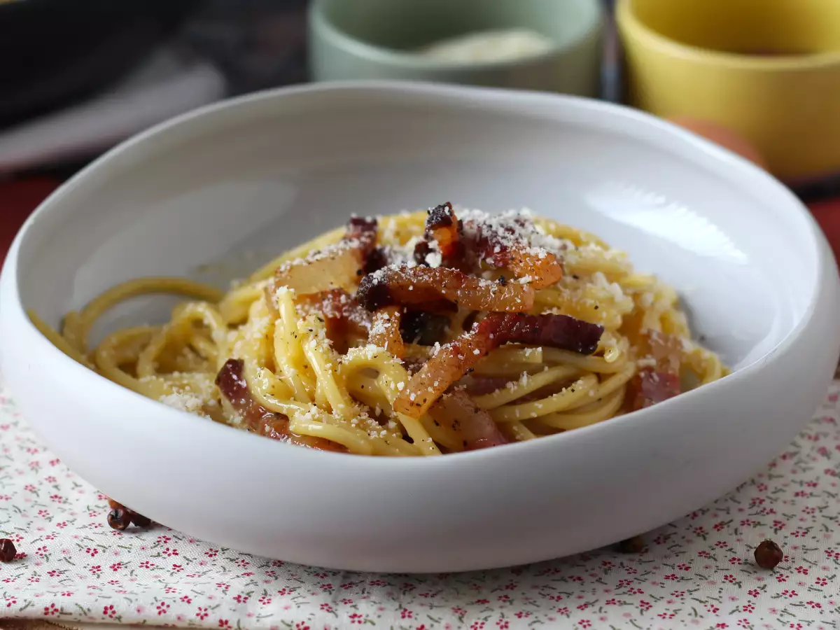 Spaghetti alla carbonara: Gerçek İtalyan usulü carbonara tarifi!