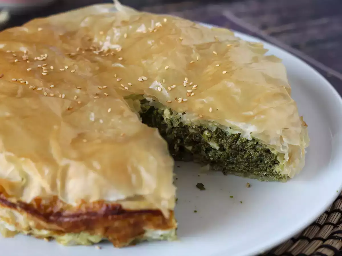 Spanakopita, ıspanaklı ve beyaz peynirli süper kolay Yunan böreği - fotoğraf 2