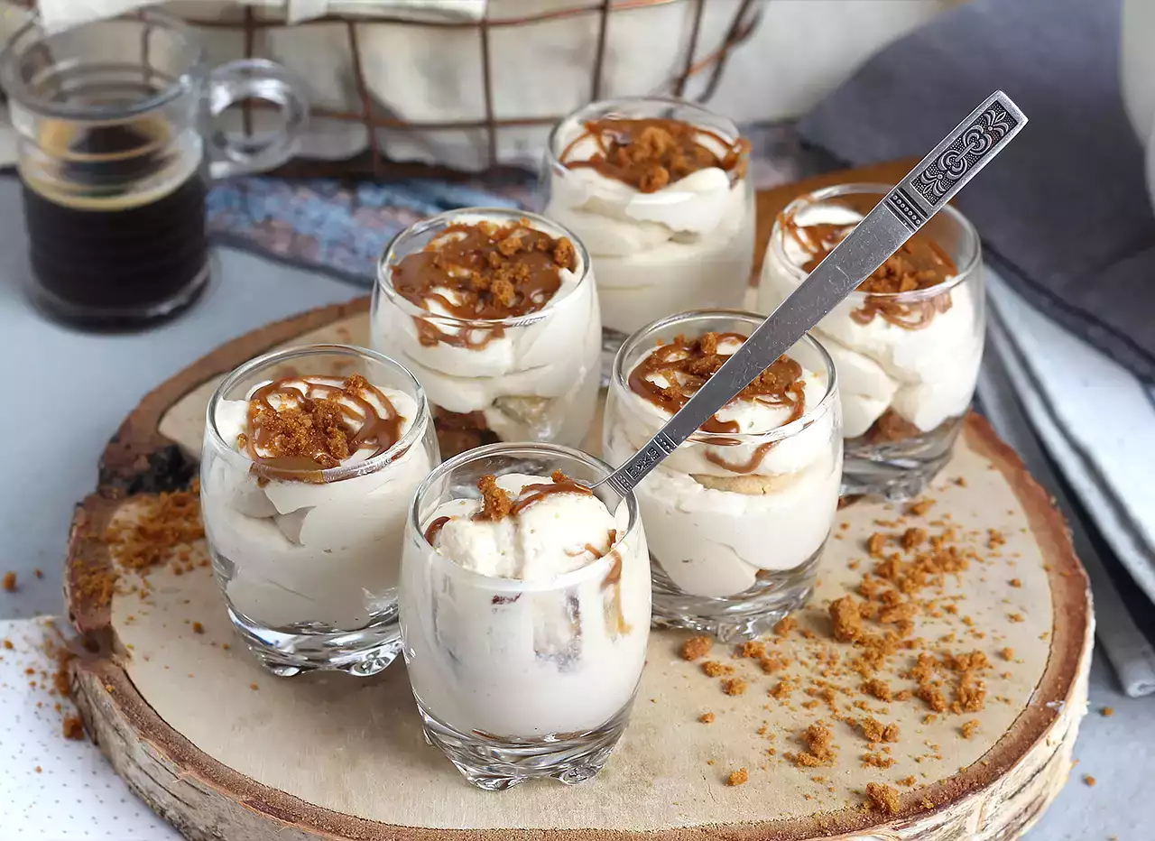Speculoos köpük bardakları