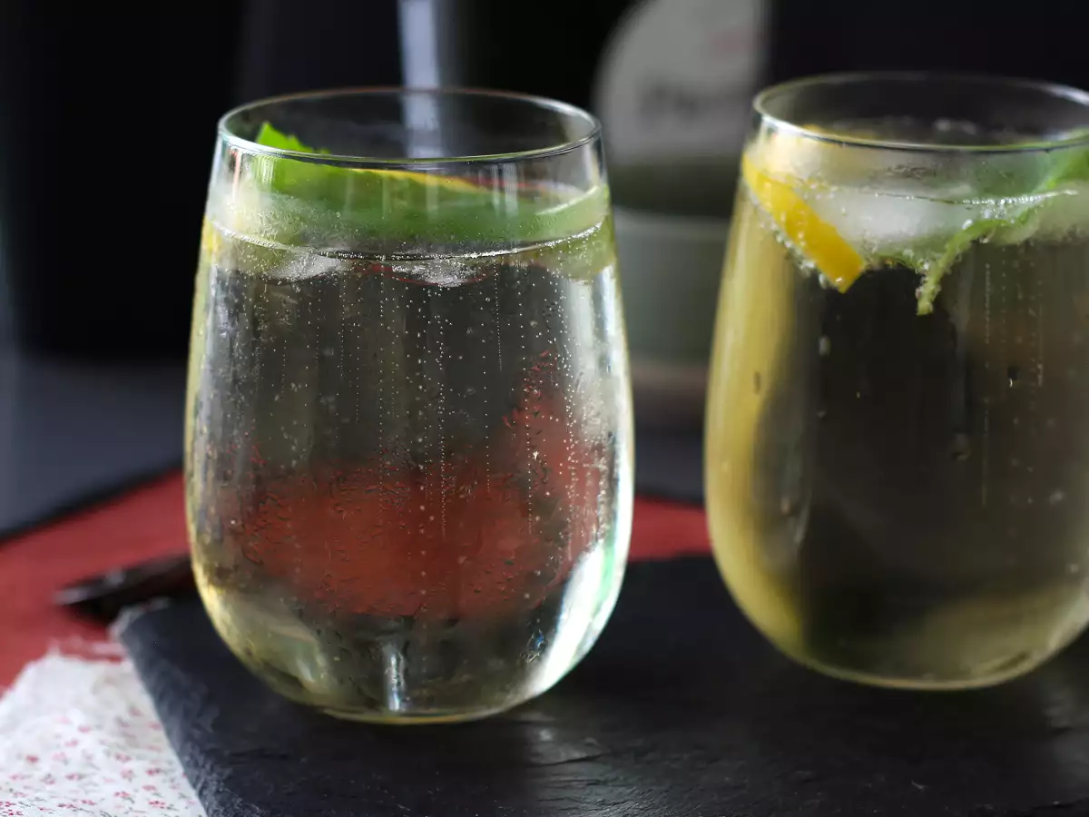 St-Germain Spritz: Mürver Çiçeği Likörlü, Yaz İçin Ferahlatıcı Kokteyl - fotoğraf 2
