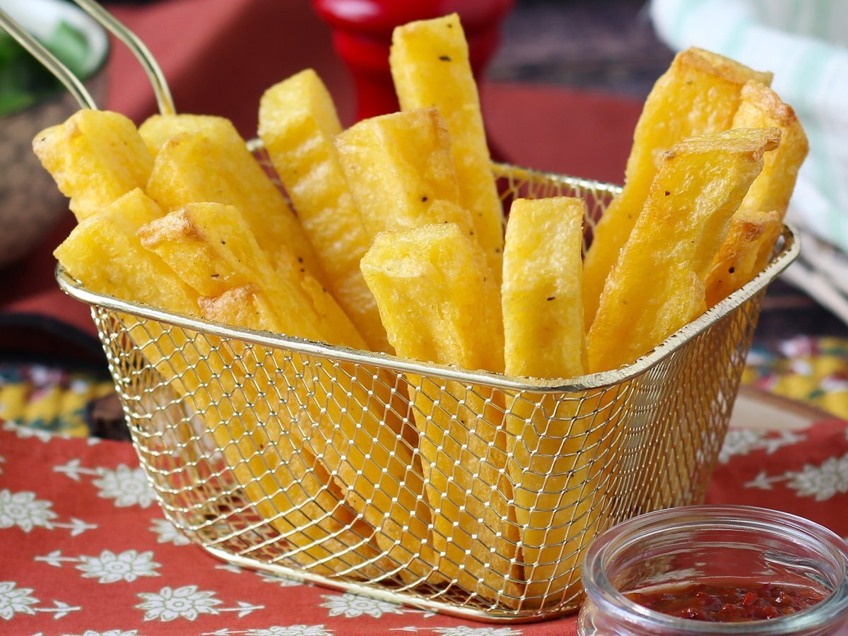 Suçluluk duymadan kızarmış polenta: Air Fryer'da çıtır çıtır, altın rengi ve mükemmel!