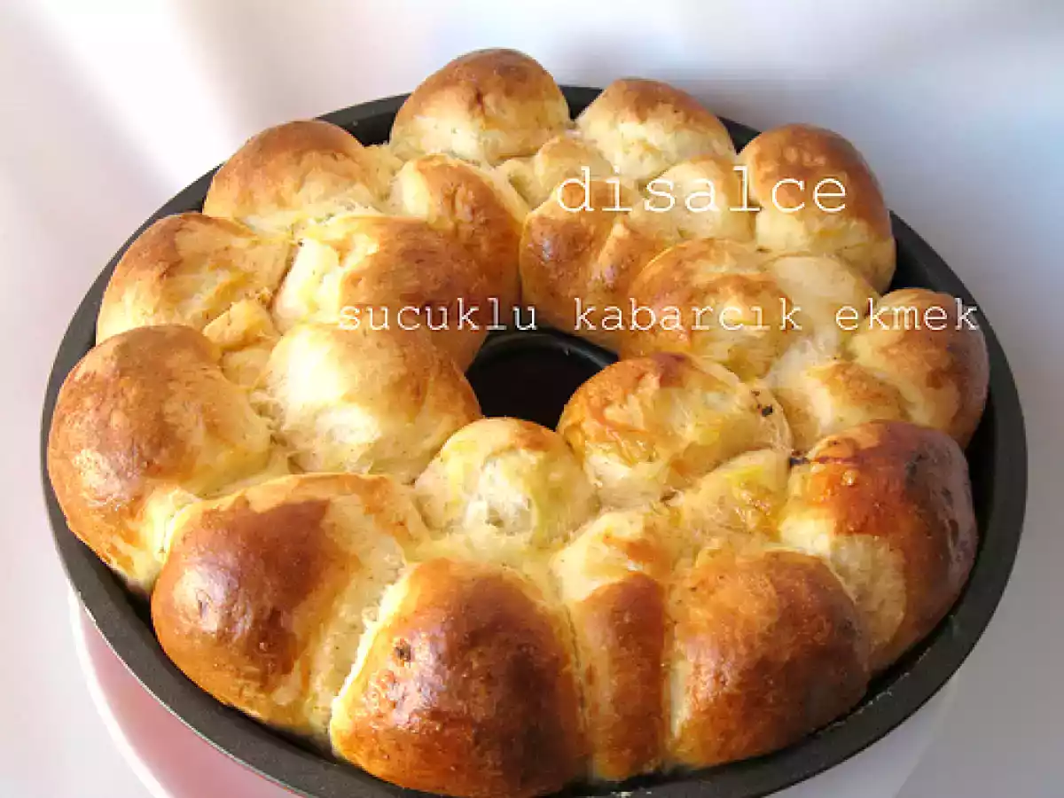 SUCUKLU KABARCIK EKMEK (KEK KALIBINDA POĞAÇA)
