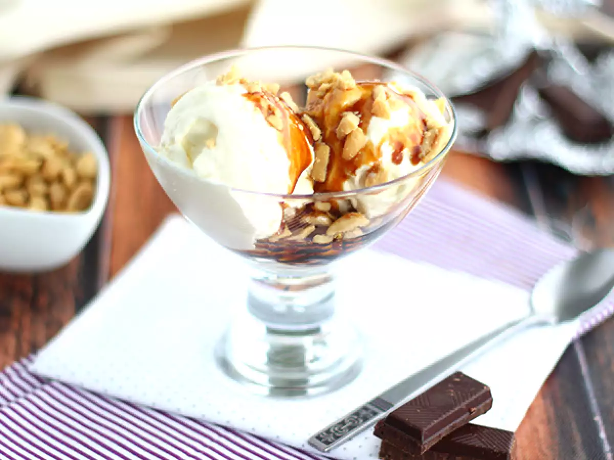 Sundae, tatlı Amerikan dondurması