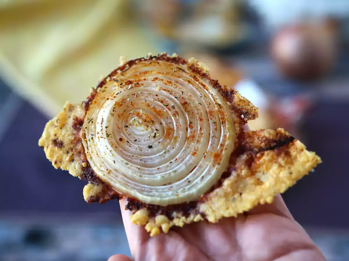 Süper çıtır ev yapımı soğan ve parmesan cipsi - fotoğraf 5