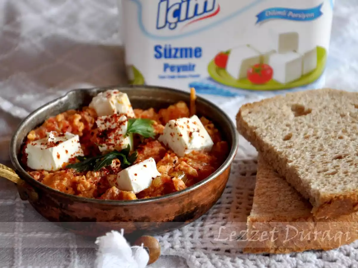 Süzme İçim Peynirli Menemen