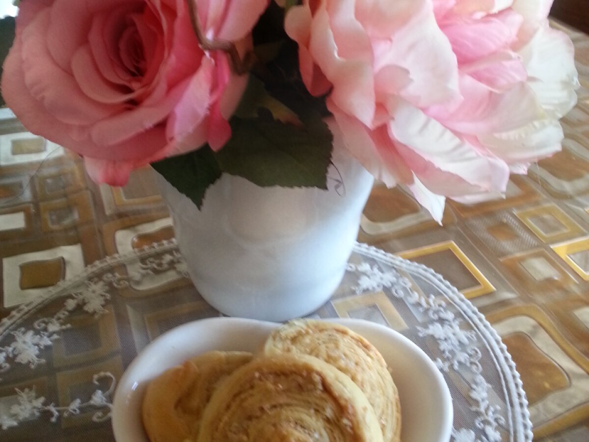 TAHİNLİ RULO ÇÖREK